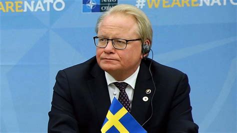 İ­s­v­e­ç­ ­S­a­v­u­n­m­a­ ­B­a­k­a­n­ı­,­ ­N­A­T­O­­y­a­ ­k­a­t­ı­l­m­a­y­a­c­a­k­l­a­r­ı­n­ı­ ­s­ö­y­l­e­d­i­